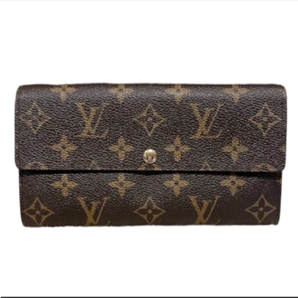 Louis Vuitton Handbags - GOOD CONDITION! Authentic Louis Vuitton Sarah Wallet